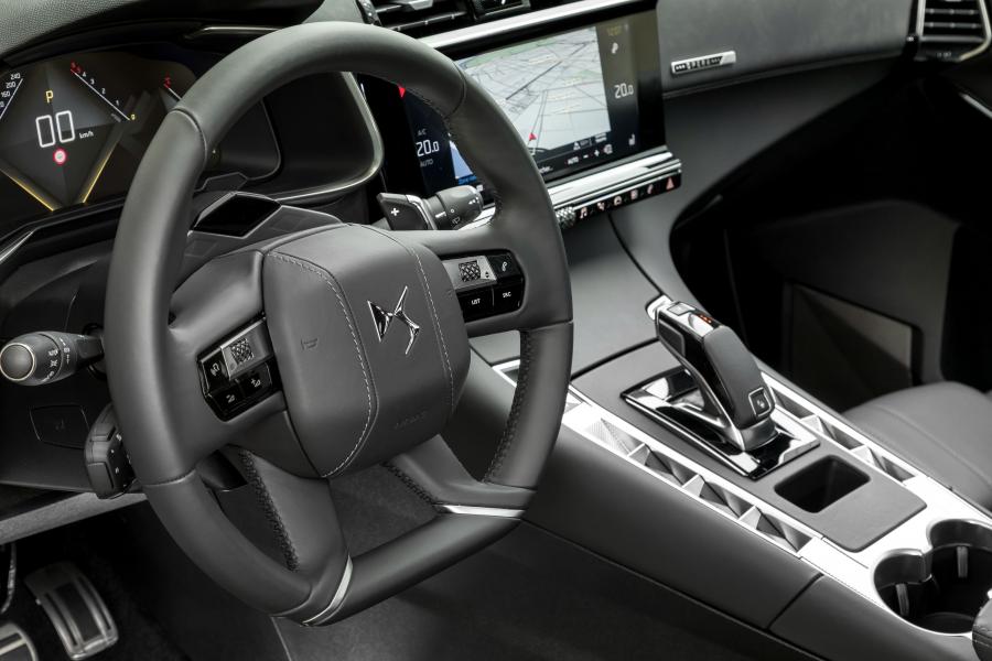 Детали интерьера DS 7 Crossback (X74) 2017 года  (WW) (фото 56 из 81)